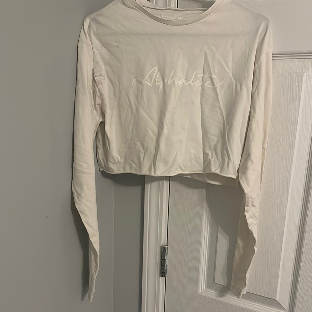 Alphalete Women's Cream Long Sleeve Crop Top